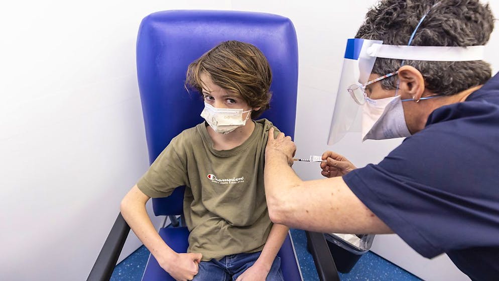 Arrivano i primissimi dati, divulgati dalle aziende farmaceutiche, che attestano la sicurezza del vaccino anti-Covid Pfizer-BioNTech anche per i bambini tra i 5 e gli 11 anni di età.