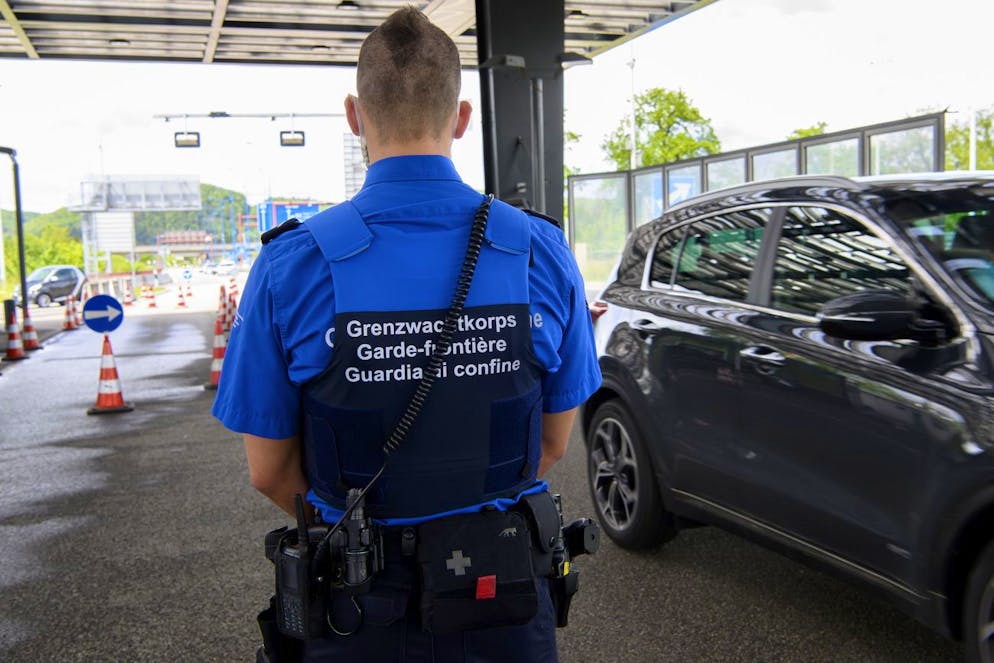 Tous les jours, des milliers de véhicules passent la frontière