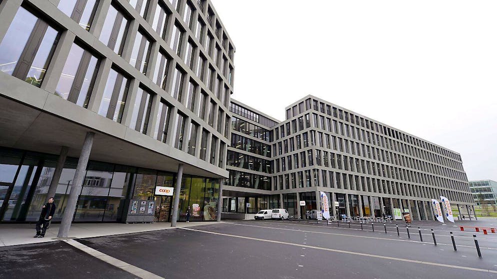 Das neue Studienjahr der Fachhochschule Nordwestschweiz (FHNW) hat auch am Campus in Brugg AG begonnen. An allen Standorten gilbt vom 15. Oktober an eine Zertifikatspflicht. (Archivbild)