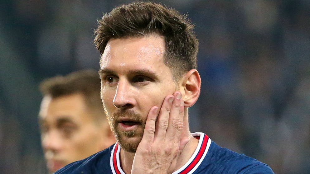Erst angekommen und bereits verletzt: Lionel Messi in Paris