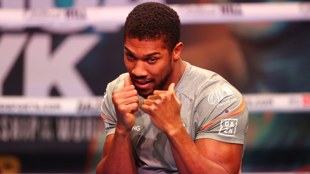 LONDON, ENGLAND - SEPTEMBER 21: Anthony Joshua trains during their media work out ahead of the WBA, WBO, IBF and IBO World Heavyweight Title fight between Anthony Joshua and Oleksandr Usyk at the O2 Indigo on September 21, 2021 in London, England. (Photo by Julian Finney/Getty Images)