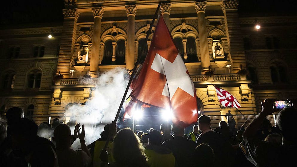 Randale vor dem Bundeshaus wie am 16. September will die Stadt Bern keine mehr. (Archivbild)