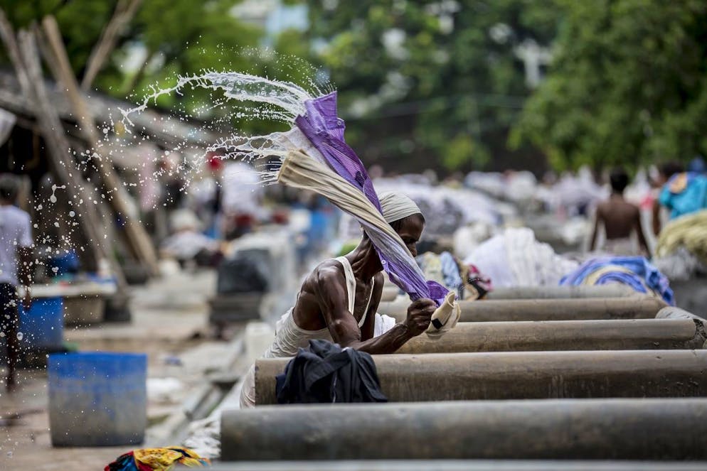 Agé de 20 ans, ce blanchisseur de profession devra acheter les détergents et tout le matériel nécessaires au lavage et repassage du linge d'environ 2000 femmes de Majhor, son village situé dans l'Etat du Bihar. (image d'illustration)