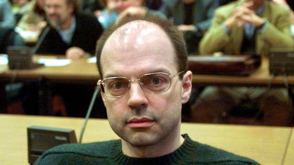 ARCHIV - Thomas Drach, Drahtzieher der Reemtsma-Entführung, ist wegen dreier Überfälle auf Geldtransporter angeklagt worden. Foto: Michael Probst/AP Pool/dpa