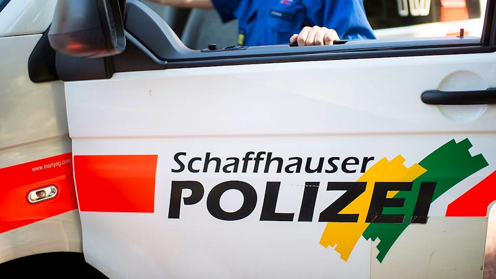 35 Feuerwehrleute standen in Schaffhausen im Einsatz wegen angebrannten Lebensmitteln. Die Kantonspolizei Schaffhausen war von einem automatischen Brandmelder alarmiert worden. (Symbolbild)