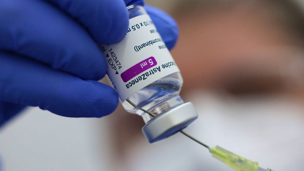ARCHIV - Eine der Entwicklerinnen des Astrazeneca-Impfstoffs gegen Corona hält die Entstehung einer noch gefährlicheren Variante des Virus als Delta aktuell für eher unwahrscheinlich. Foto: Matthias Bein/dpa-Zentralbild/dpa