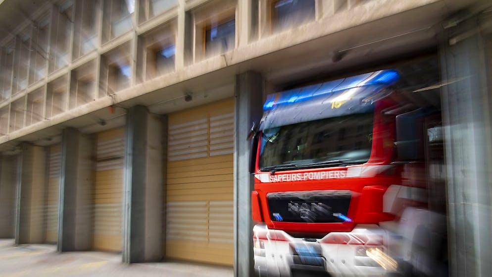 Pompiers et policiers s'exposent à des sanctions "aussi disproportionnées qu'injustifiées", selon Olivier Feller (image d'illustration).