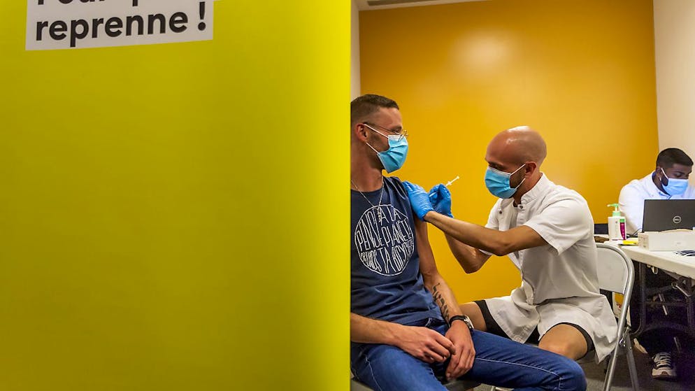 Un centre de vaccination a été mis en place fin août au Flon, à Lausanne, destiné aux jeunes fréquentant le monde de la nuit.