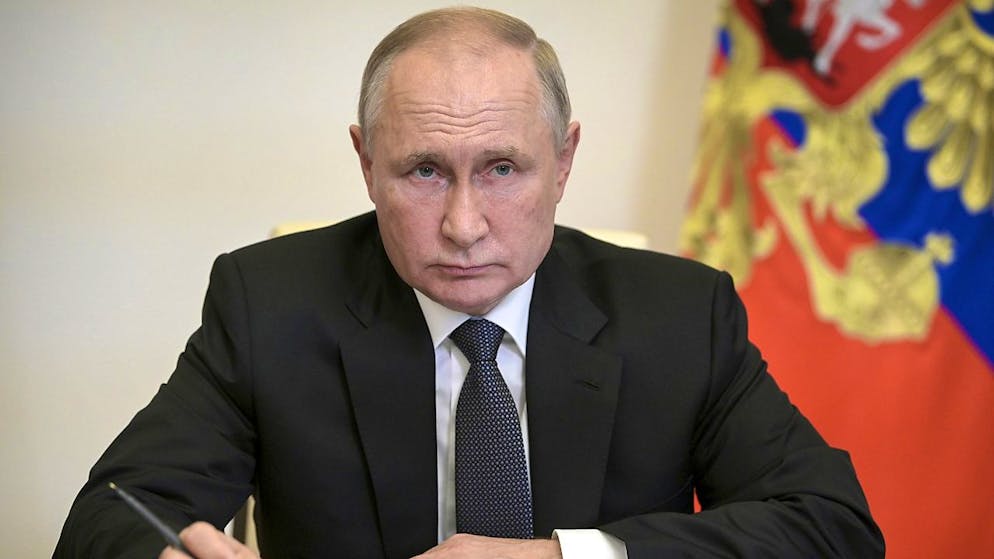 Un tribunale di Volgograd, in Russia meridionale, ha condannato cinque persone a pene dai sei anni ai sei anni e mezzo di reclusione unicamente per il fatto di essere Testimoni di Geova e aver professato il proprio credo. Lo riportano i media russi.
