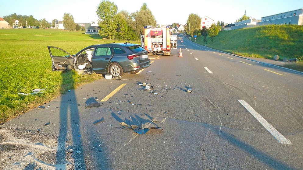 Eine 28-jährige Autofahrerin wurde am Donnerstagabend bei einem Unfall mittelschwer verletzt.