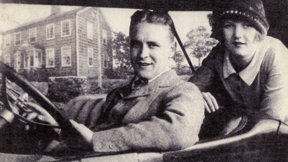 Francis Scott und Zelda Fitzgerald auf einer Spritzfahrt im Juli 1920.