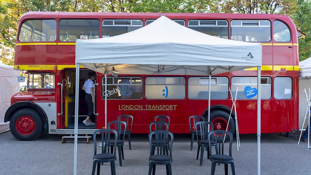 Der Impfbus steht nächsten Mittwoch zum ersten Mal auf dem Dorfplatz in Riehen. (Archivbild)