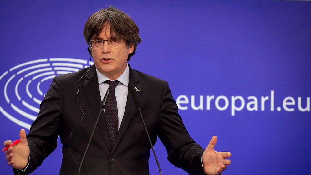 Carles Puigdemont durante una conferenza stampa a Bruxelles qualche mese fa.