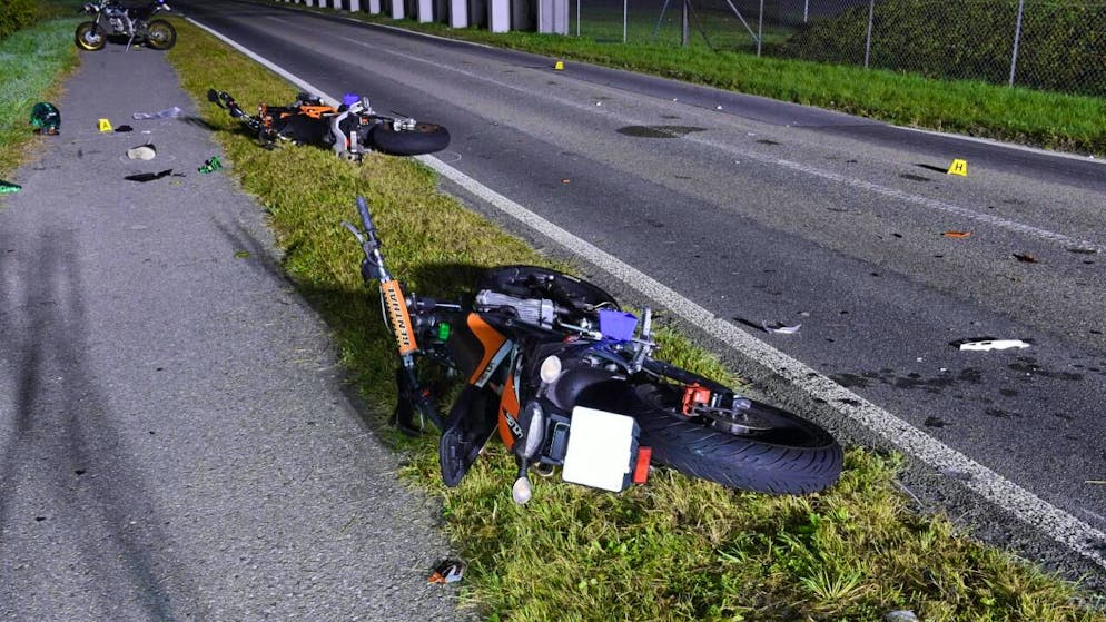 Bei einem Verkehrsunfall in Emmen sind vier Töffahrer verletzt worden, zwei von ihnen schwer.