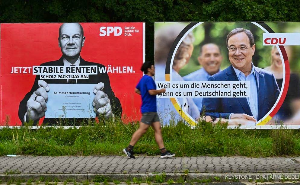 Secondo le prime previsioni delle emittenti televisive, nelle elezioni del Bundestag in Germania si sta delineando un testa a testa tra i democristiani e i socialdemocratici.