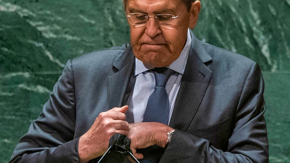 Der russische Außenminister Sergej Lawrow nach seiner Rede bei der Sitzung der UN-Generalversammlung in New York. Foto: Eduardo Munoz/Pool Reuters/dpa