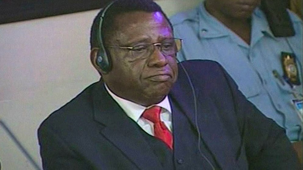 L'ex colonnello ruandese Théoneste Bagosora, noto come il "re del genocidio", è morto ad 80 anni in un ospedale di Bamako, dove era ricoverato per problemi cardiaci. Stava scontando in una prigione del Mali la sua pena per i massacri compiuti nel 1994.