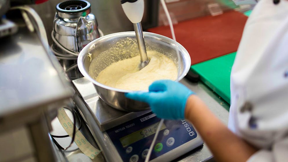 Eine zentrale Küche soll künftig die Bieler Kitas und Tagesschulen mit Essen beliefern. (Symbolbild)