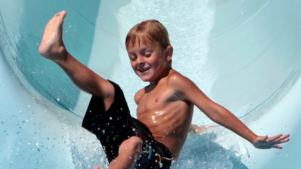Das Waldschwimmbad Zimmeregg erhält eine 80 Meter lange Rutschbahn. (Symbolbild)