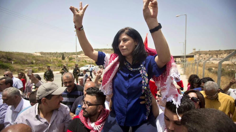 Khalida Jarrar - qui in una foto del 2016 - è una nota attivista del Fplp.