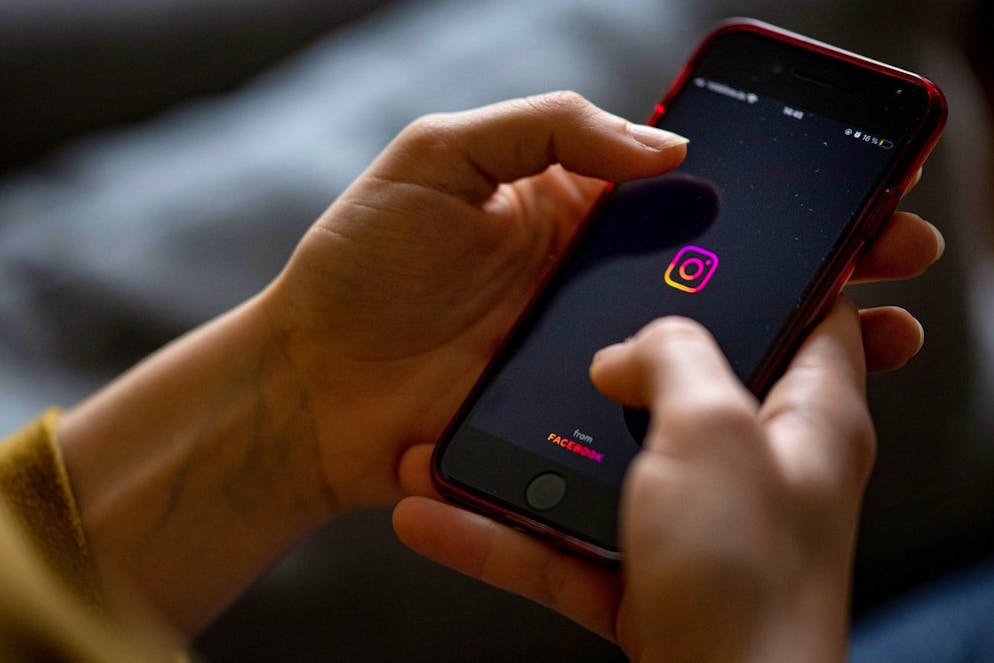 La suspension de la mise en oeuvre de l'«Instagram Kids» ne signifie pas que le groupe «reconnaît que le projet est une mauvaise idée», assure Facebook.