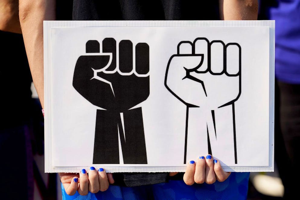 Théorie du complot lié au racisme, celle du grand remplacement est en vogue dans les cercles de l'ultra-droite. Elle affirme l'existence d'un «plan» des élites mondialistes pour «remplacer» les populations et la culture française et européennes par l'immigration. (image d'illustration)
