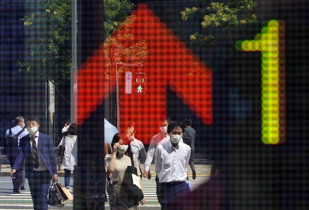 Les titres d'Evergrande New Energy Vehicle perdaient plus de 10% à la Bourse de Hong Kong, tombant à 1,95 HKD, après que l'entreprise a annoncé dimanche qu'elle renonçait à s'introduire à la Bourse de Shanghai. (image d'illustration)
