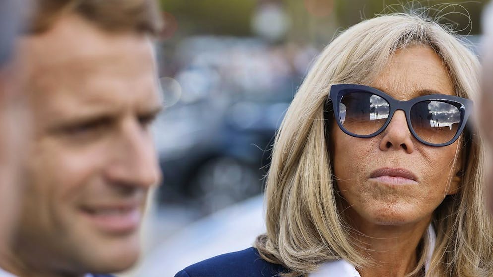 Emmanuel et Brigitte Macron sont à l'origine de la plainte qui vise notamment un paparazzi, selon Europe 1 (archives).