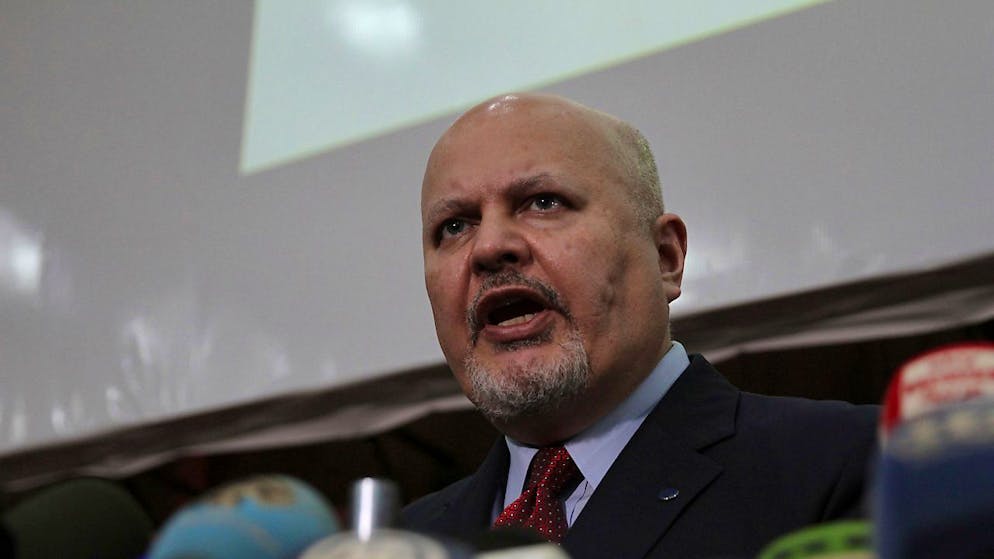 La Corte penale internazionale (CPI) concentrerà le sue indagini sul gruppo dei talebani e dello Stato islamico in Afghanistan (IS-K). Lo ha annunciato il suo nuovo procuratore capo, Karim Khan (nella foto).