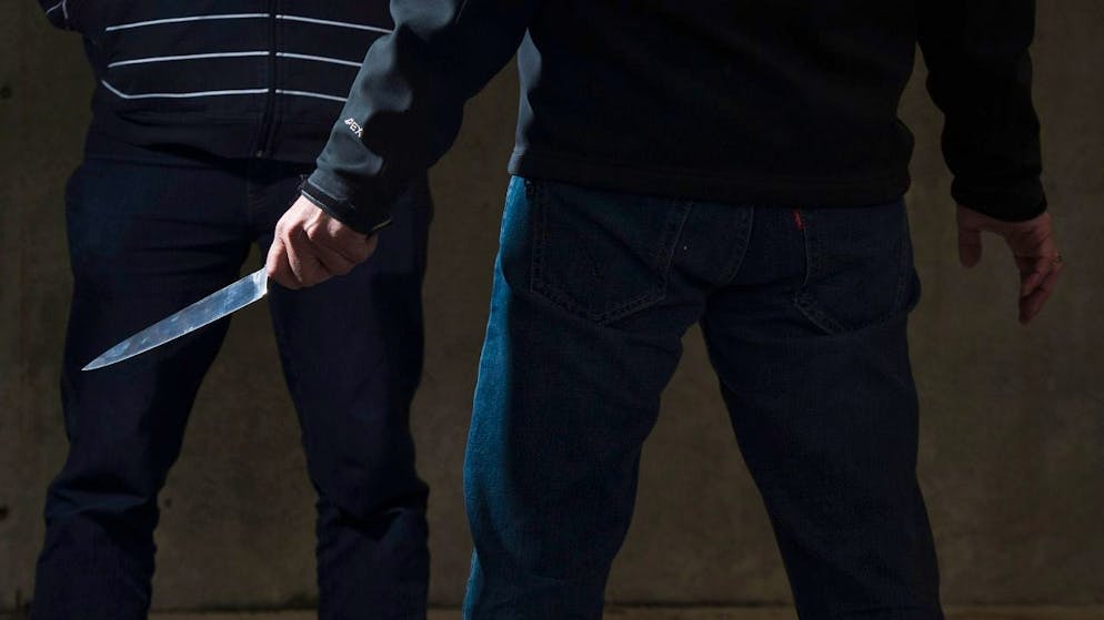 Zwei junge Männer waren in Winterthur in eine Auseinandersetzung mit einem Messer verwickelt und wurden verhaftet. (Symbolbild)