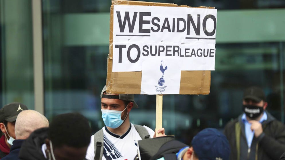 Fans der Vereine, die eine europäische Super League gründen wollten, demonstrierten im April heftig gegen die Pläne ihrer Klubs.