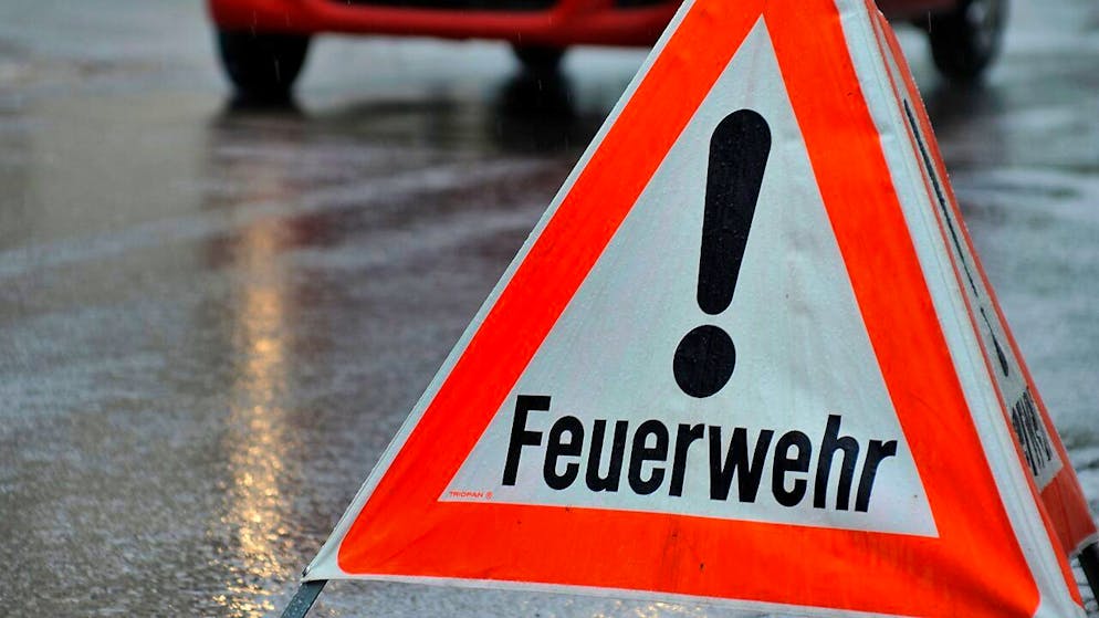 Bei einem Zweifamilienhaus in Elgg hat der Brand des Daches einen Schaden von mehreren zehntausend Franken verursacht. (Symbolbild)