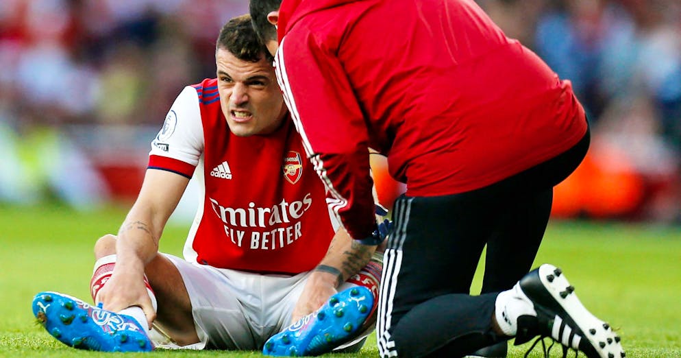 Arsenals Granit Xhaka verletzte sich im Derby gegen Tottenham am Knie.