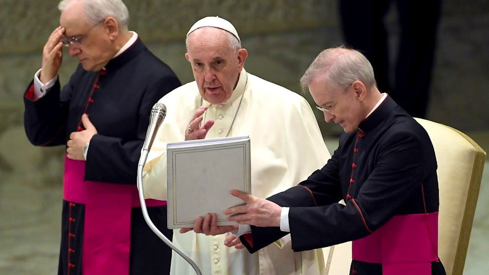 Il Papa invita tutti a prendere decisioni "sagge" per il futuro del pianeta Francesco ringrazia in particolare i giovani, che si preoccupano tanto delle relazioni umane quanto della cura dell'ambiente.