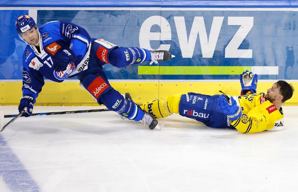 John Quenneville dopo aver colpito duro il giocatore del Davos Lukas Stoop,