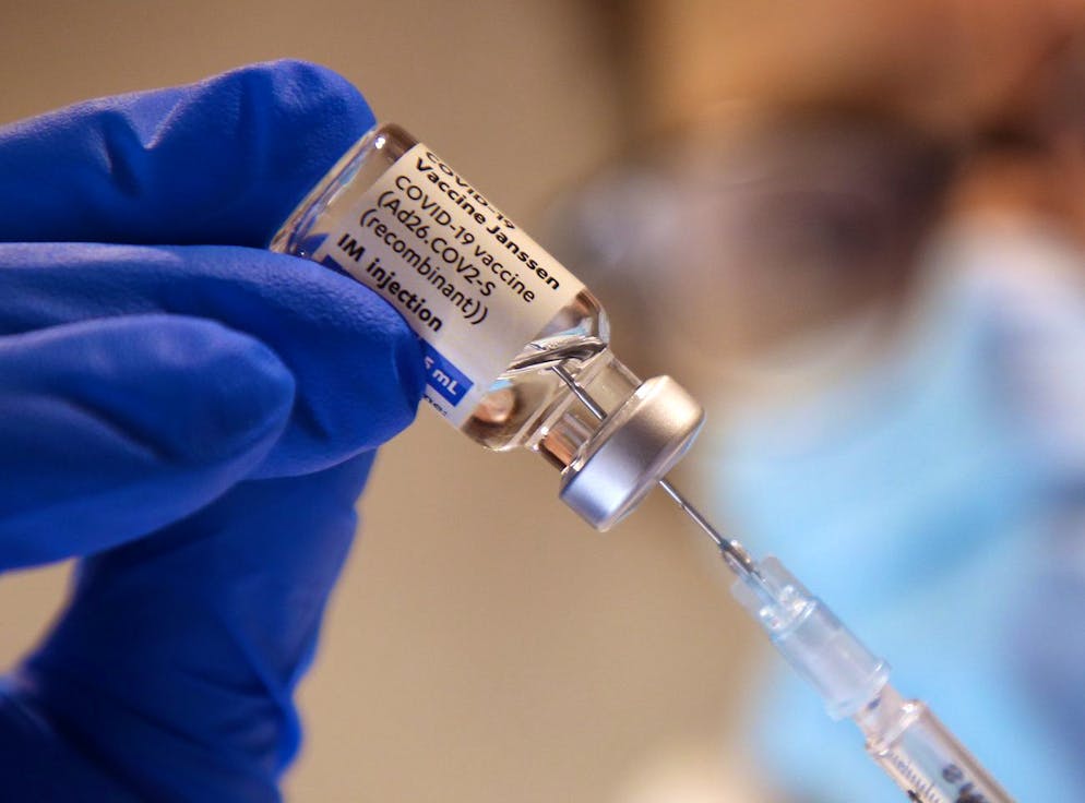 Selon Bojana Beovic, qui dirige le groupe d'experts conseillant le gouvernement, «il pourrait y avoir un lien indésirable entre le décès et la vaccination».