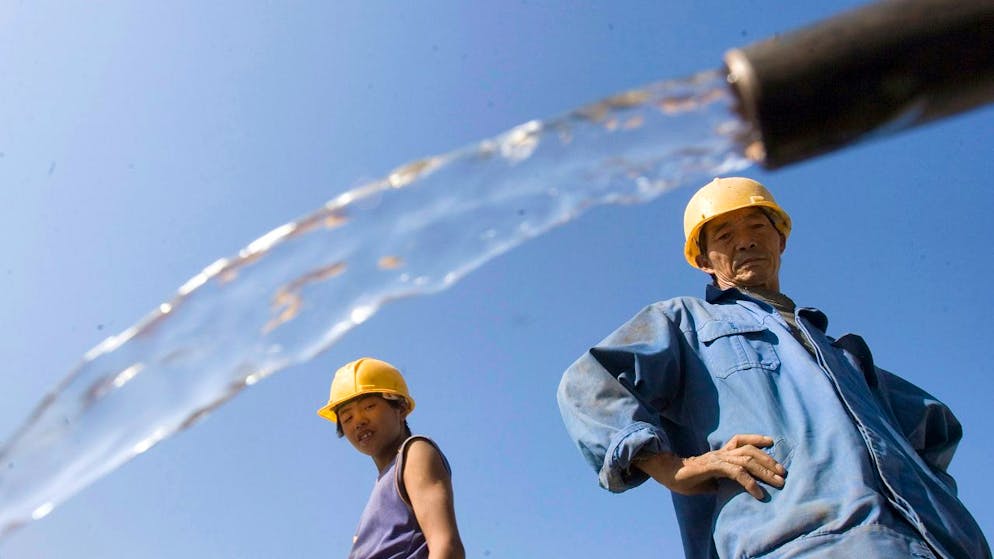 Wer in Zürich Wasser verbraucht, muss ab 2022 weniger bezahlen: Die Stadt senkt wegen zu hohen Finanzreserven vorübergehend die Abwassergebühren. (Symbolbild)