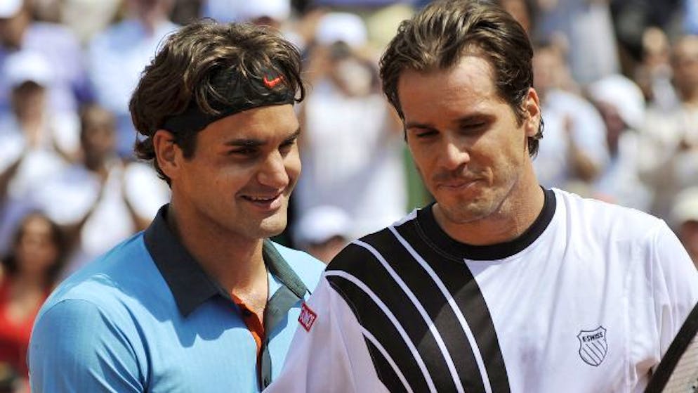 2009 beim French Open in Paris: Roger Federer bezwingt Tommy Haas, obwohl er zwischenzeitlich mit dem Rücken zur Wand steht.
