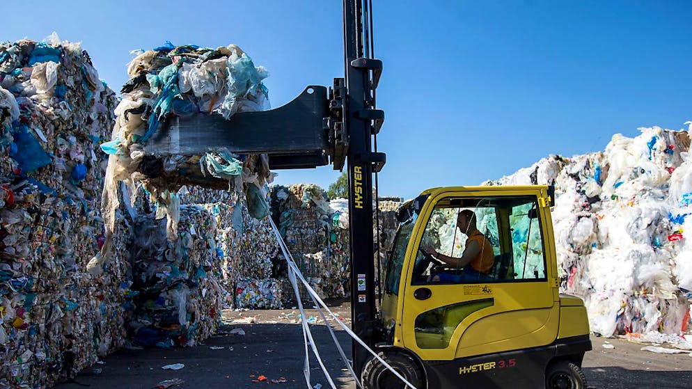 Allonger la durée de garantie permettrait de réduire les montagnes de déchets (image d'illustration).