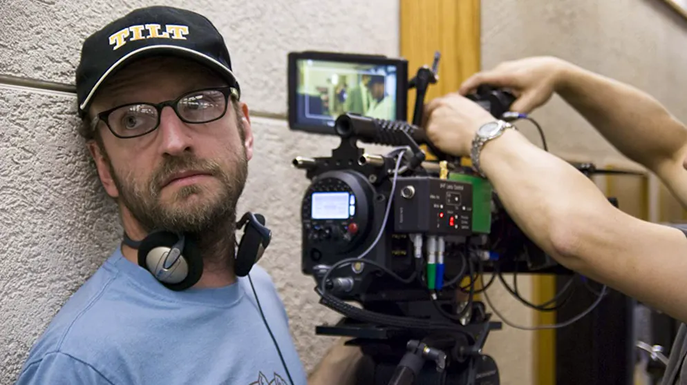 «Die Frage war nie ob, sondern wann eine Pandemie kommt». Dieses Jahr wird Soderbergh zusammen mit Stacey Sher und Jesse Collins die Oscar-Verleihung produzieren. Die 93. Oscar-Ausgabe soll am 25. April 2021 stattfinden. Steven Soderbergh war 2001 gleich zweimal für einen Beste-Regie-Oscar nominiert: Für «Erin Brockovich» und für «Traffic» – er gewann für «Traffic». 1990 wurde sein Drehbuch für seinen Durchbruchsfilm «Sex, Lies and Videotapes» nominiert.