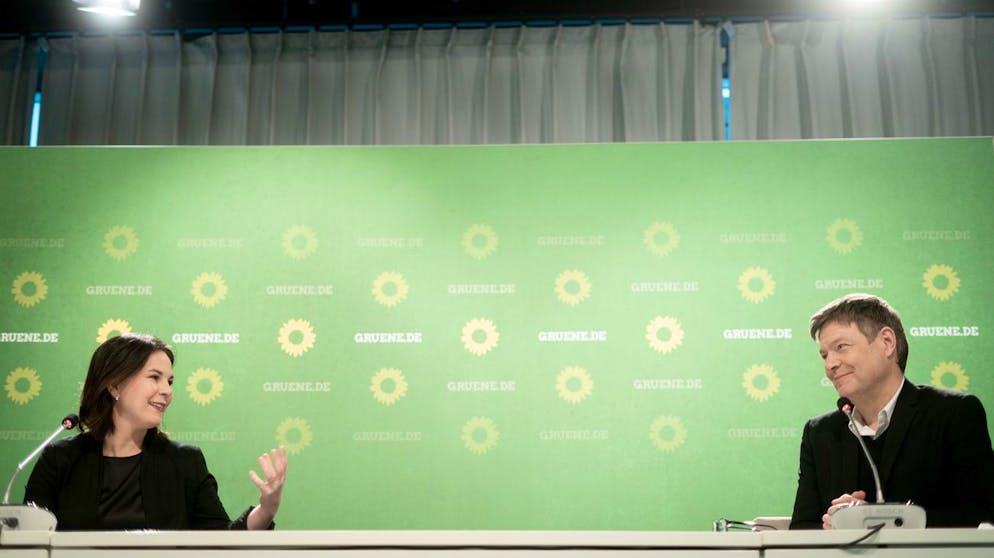 11.01.2021, Berlin: Annalena Baerbock, Bundesvorsitzende von Bündnis 90/Die Grünen, und Robert Habeck, Bundesvorsitzender von Bündnis 90/Die Grünen, geben die Jahresauftakt-Pressekonferenz ihrer Partei in der Heinrich-Böll-Stiftung. Foto: Kay Nietfeld/dpa +++ dpa-Bildfunk +++ (KEYSTONE/DPA/Kay Nietfeld)