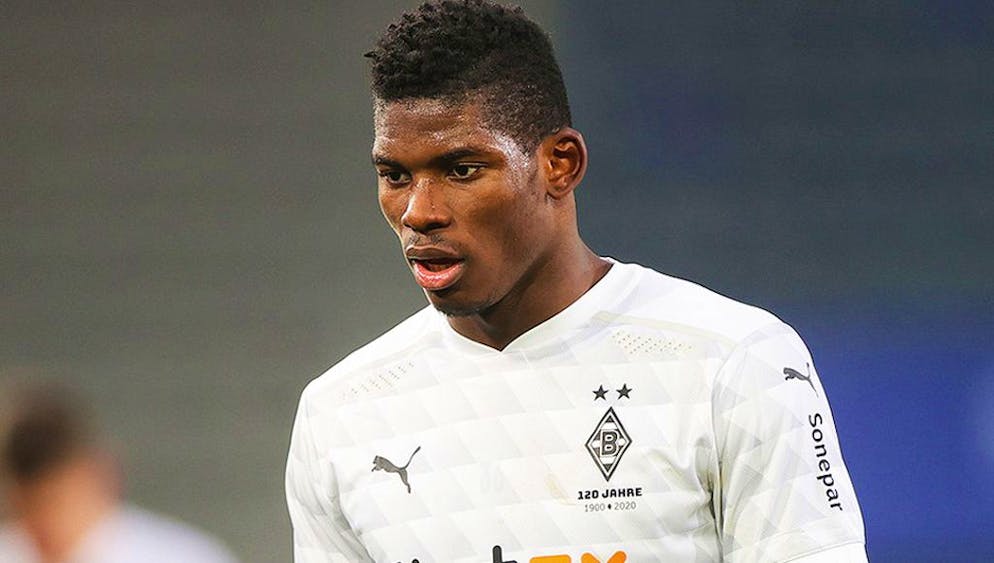 Wird für einen angeblichen Verstoss gegen die Corona-Regeln bestraft: Breel Embolo.