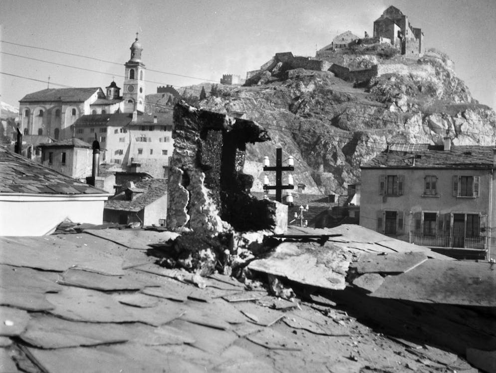 Schaeden und Truemmer des Erdbebens vom 25. Januar 1946 in Sion im Kanton Wallis. (KEYSTONE/PHOTOPRESS-ARCHIV/Walter Studer)