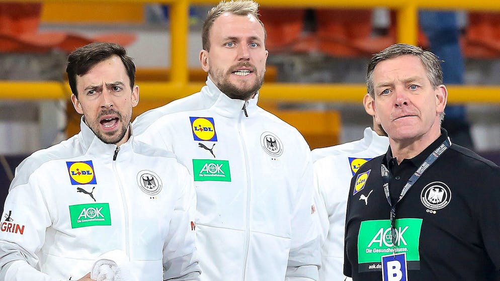 Grössere Sorgenfalten: Deutschlands Coach Alfred Gislason (r.) hat kaum noch Chancen, die Viertelfinals zu erreichen