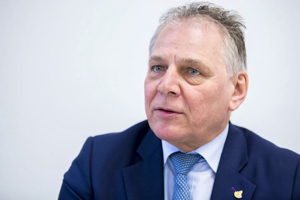 Jacques Melly, Verkehrsdirektor Kanton Wallis und Praesident CTSO, spricht waehrend der Westschweizer Verkehrsdirektorenkonferenz (CTSO), am Freitag, 12. Januar 2018, in Bern. (KEYSTONE/Christian Merz)