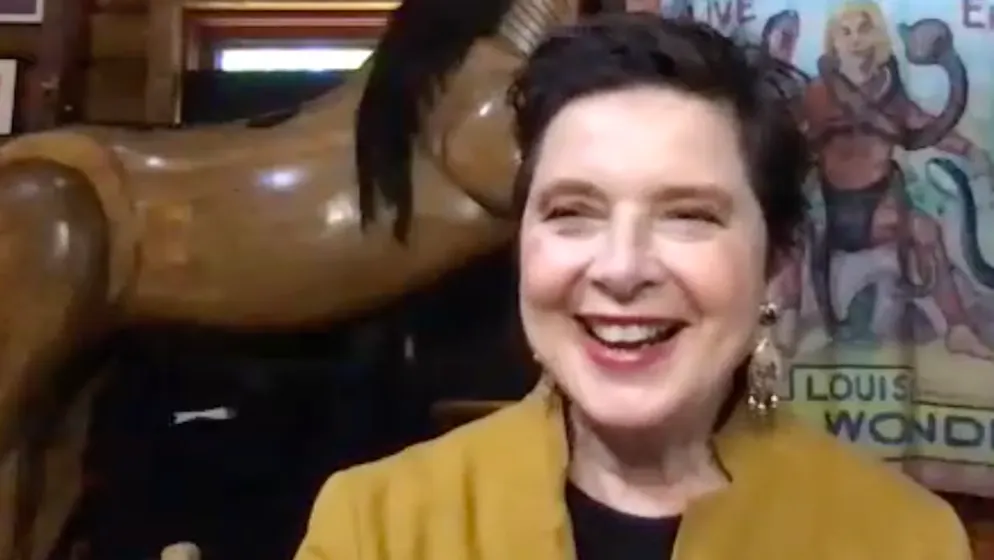 Von Hollywood zum Drehen «grüner Pornos». Zooming mit Isabella Rossellini auf ihrer Farm in Long Island, New York: «Als Regisseurin habe ich einen Hang zum Surrealen. Vermutlich habe ich mich deshalb immer gut mit David Lynch verstanden.»