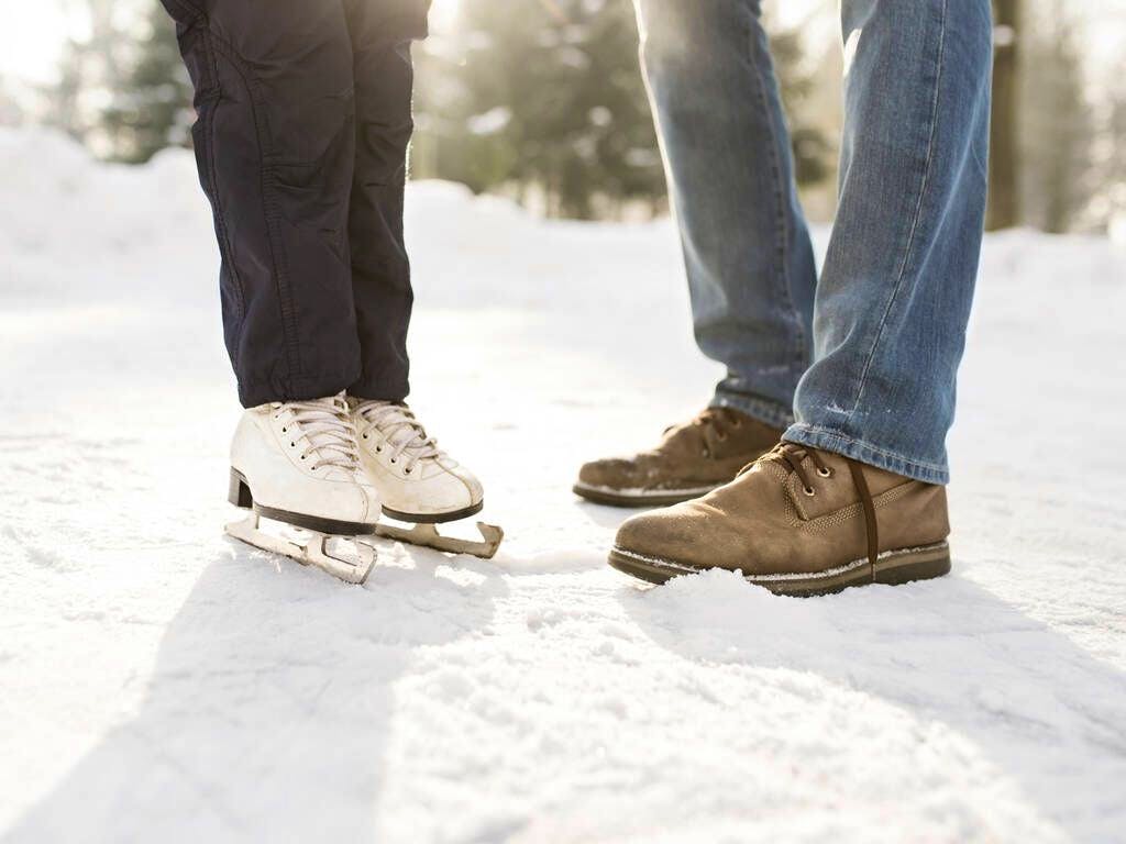 1 Paire De Chaussures D'hiver Évidées Avec Une Pelle À Neige, Décoration  Pour Les Chaussures, Une Pelle Frontale Pour Les Chaussures, Mode en ligne