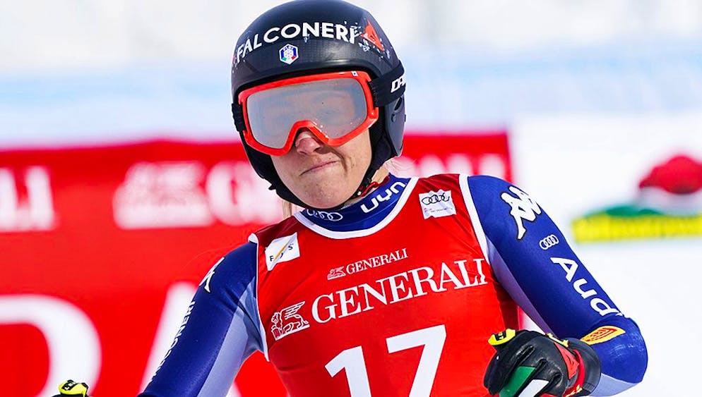 Sofia Goggia stürzte nach der Super-G-Verschiebung am Sonntag in Garmisch bei der Talabfahrt und verletzte sich eine Woche vor Beginn der Heim-WM in Cortina am rechten Knie.