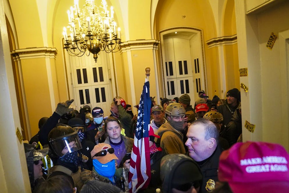 Irruzione dei fan di Trump a Capitol Hill. I sostenitori del presidente Donald Trump si trovano all'interno del Campidoglio degli Stati Uniti.