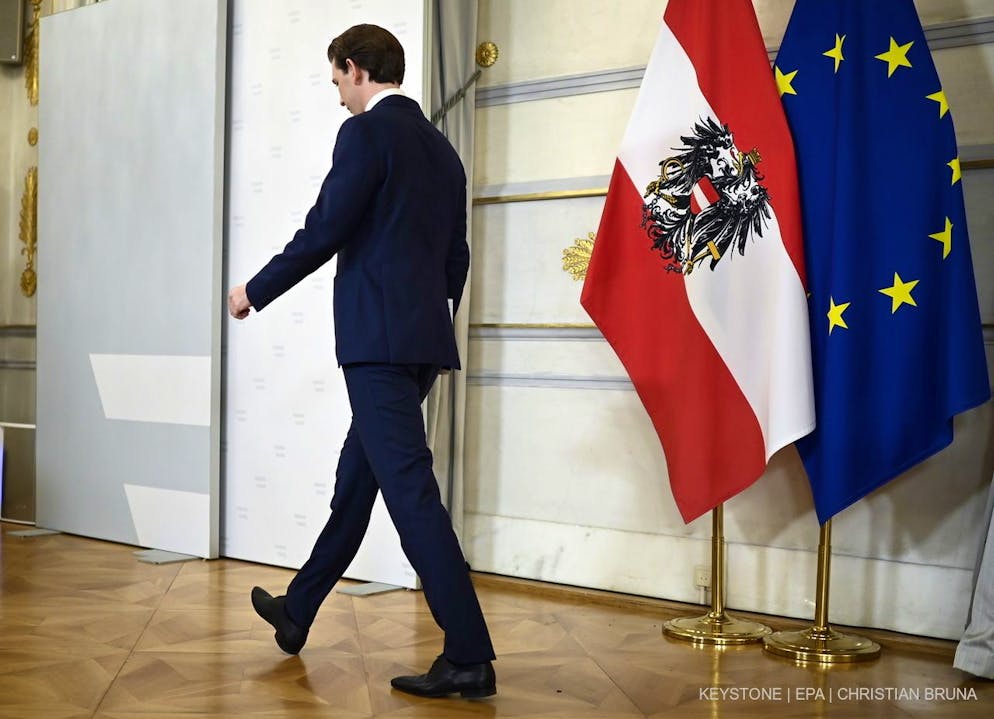 Er wolle &#xAB;Platz machen um Chaos zu verhindern und Stabilit&#xE4;t zu gew&#xE4;hrleisten&#xBB;, sagte Kurz am Samstagabend in Wien.